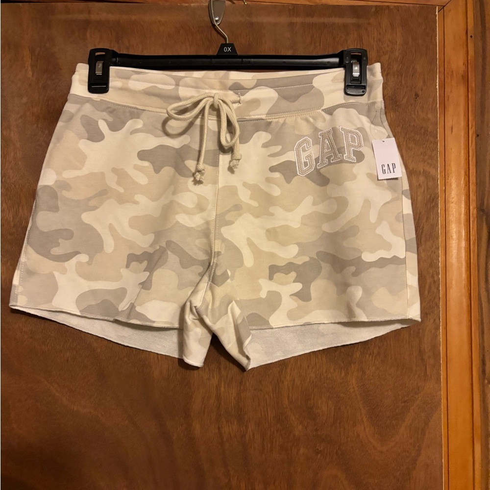 NWT 🚗$10 MOVING SALE 🚗GAP Women's Beige Camo Athletic Shorts🚗SALE ENDS SUNDAY